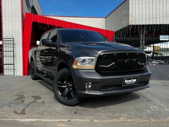 RAM CLASSIC 5.7 V8 GASOLINA LARAMIE CD 4X4 AUTOMÁTICO